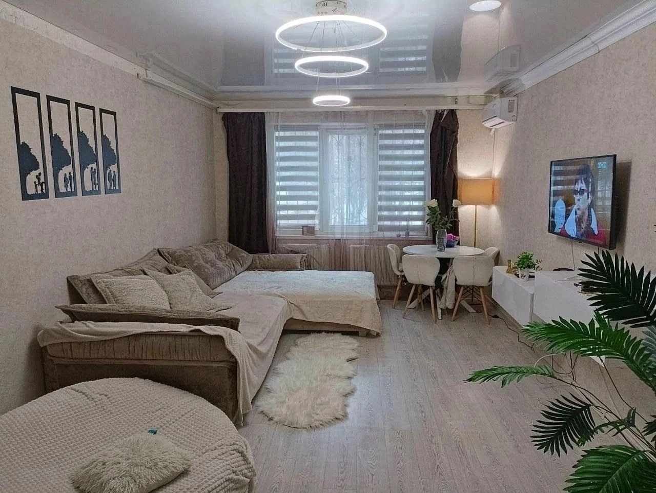 🔥 Продаётся просторная 3-к квартира с АВТОНОМНЫМ отоплением 📍 ул. Победоносная, Артёмовский р-н 📐 Площадь: 75 м² 🏢 Этаж: 1/9 (подвал сухой и в порядке) ✨ Особенности квартиры: ✔️ Дизайнерский ремонт — современный стиль и качество во всех деталях ✔️ Лоджия и балкон с отоплением — дополнительное комфортное прос...